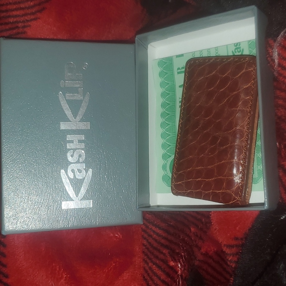 Genuine alligator money clip with magnetic closure Made in USA Kash Klip